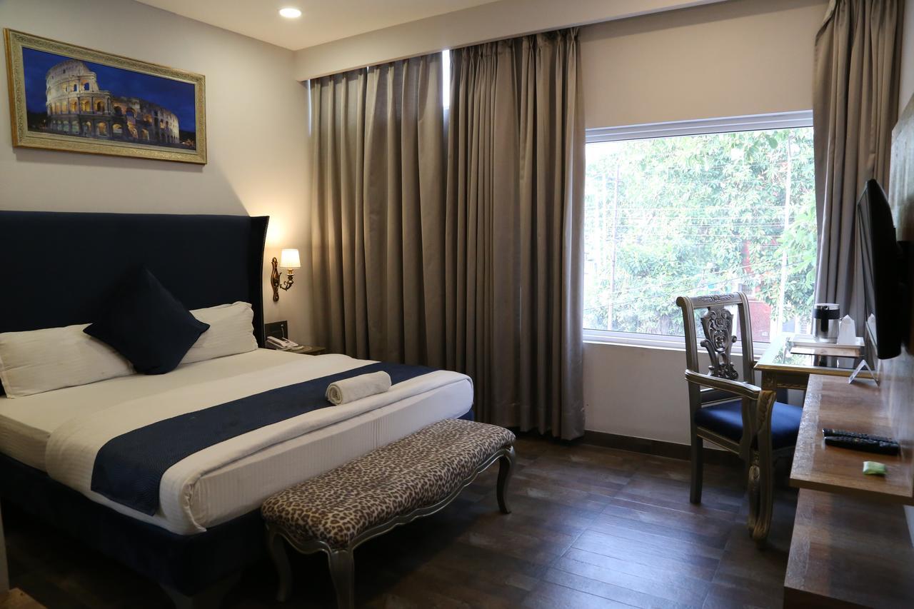 Hotel Posh Chandīgarh Εξωτερικό φωτογραφία
